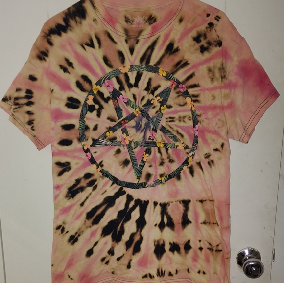 Gothic Pentagram Pastel Reverse Tie Dye Custom T- Shirt - Picture 1 of 4